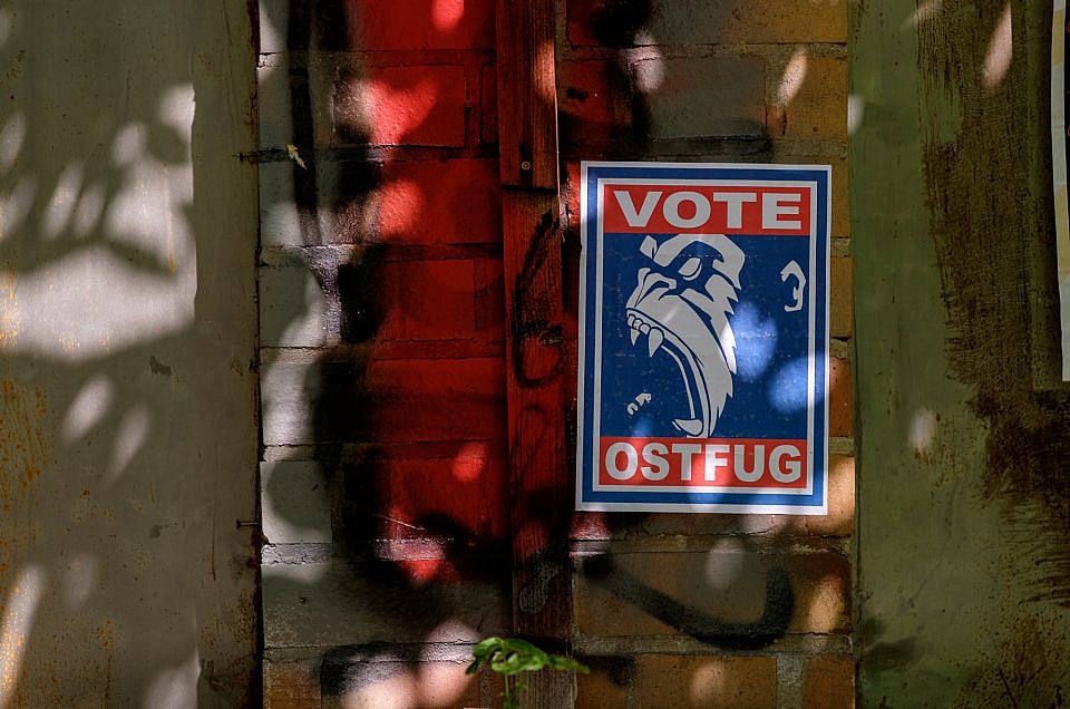 “Vote Ostfug”