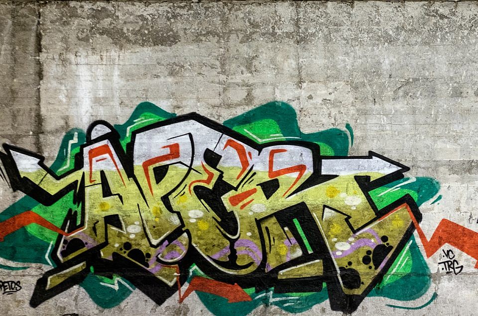 Aper